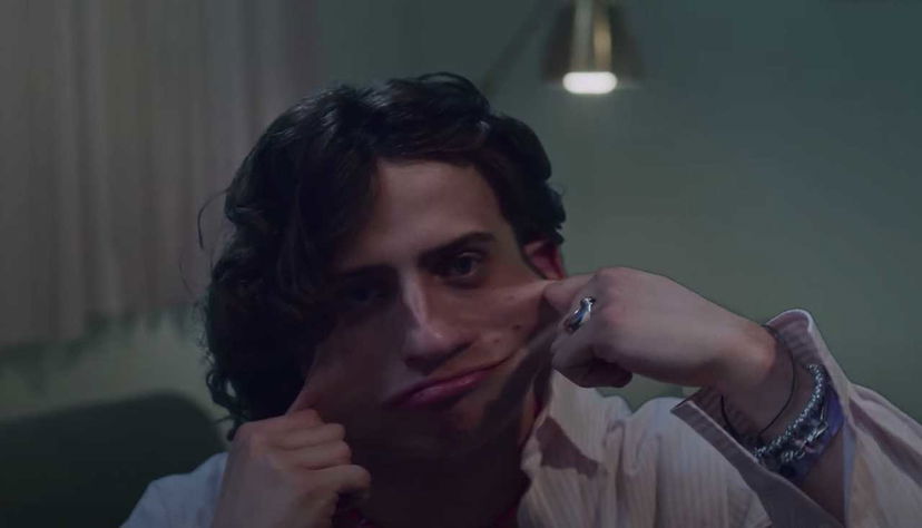 Giulia e Sangiovanni ci regalano il video di Malibu con una coreografia impossibile da realizzare preview