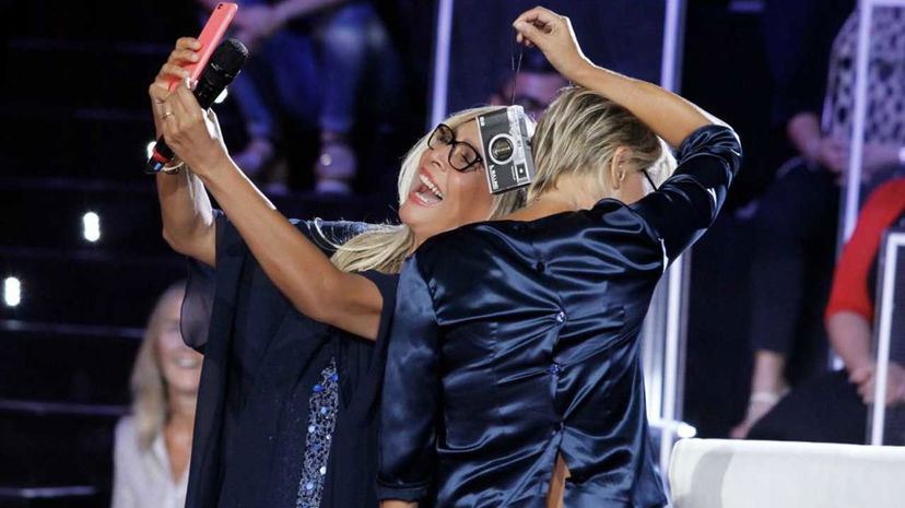 Mara Venier ha scritto una lunghissima lettera a Maria De Filippi preview