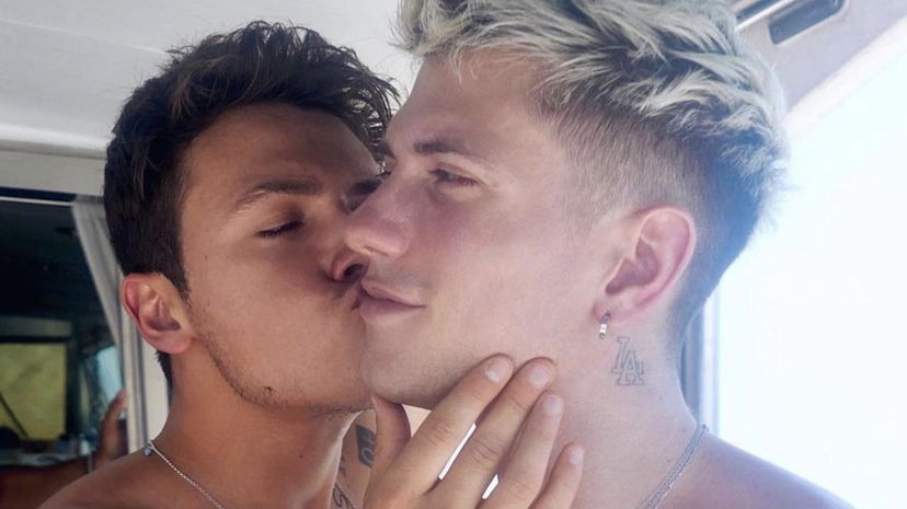 Benjamin Mascolo spiega il ‘ti amo’ detto a Federico Rossi: “Sono diverso. Non bisogna vergognarsi” preview