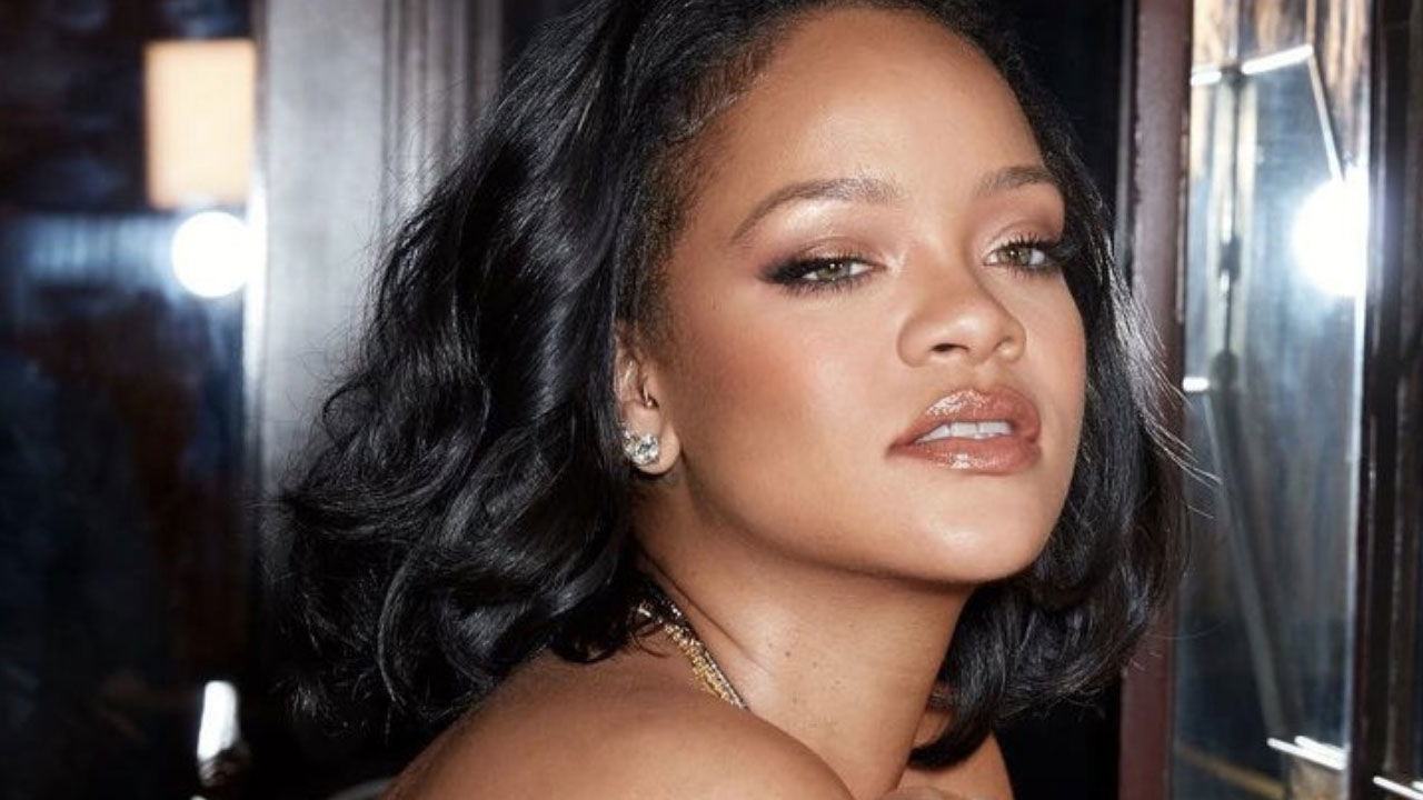 Rihanna è diventata la cantante più ricca al mondo: ecco a quanto ammonta  il suo enorme patrimonio * Biccy.it