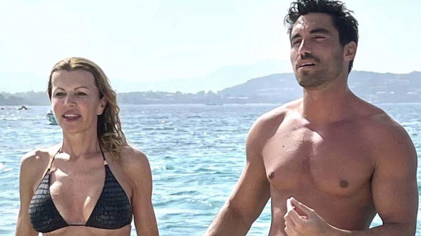 Rita Rusic insieme al nuovo fidanzato e le chiedono: “Ma è tuo figlio?” preview