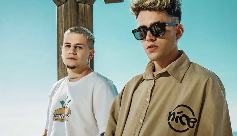 Aka7even in radio con Loca (Spanish Version) preview