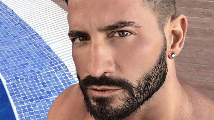 Fabrizio Santamaria denunciato per atti osceni in luogo pubblico, 10 mila euro di multa preview