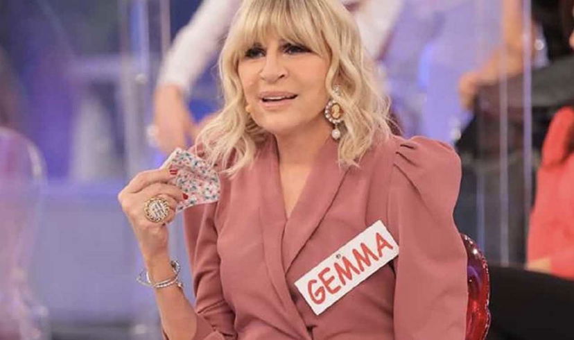 Gemma Galgani conferma: rifatta denti, lifting, labbra e seno preview