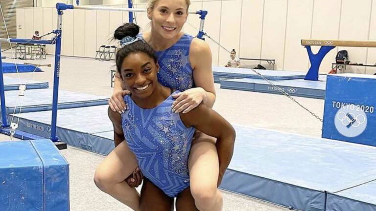 Simone Biles torna in gara per dopo il ritiro annunciato ...