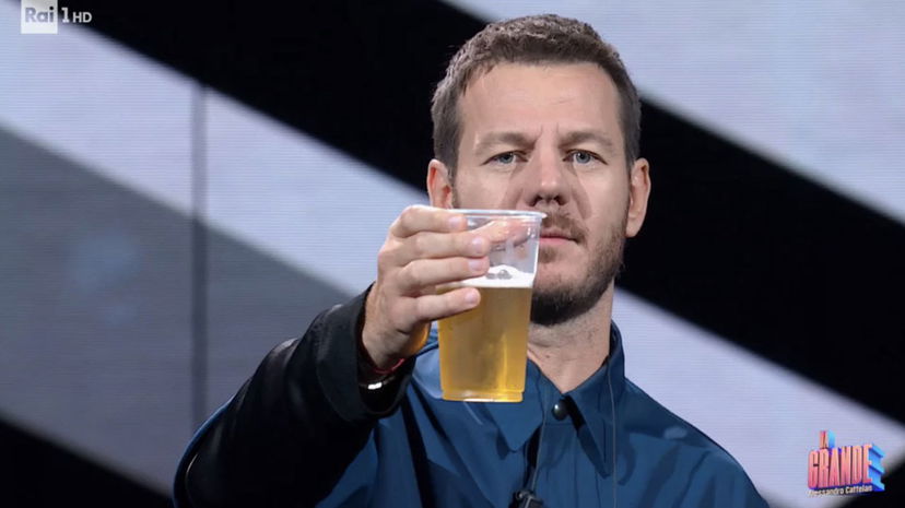 Alessandro Cattelan ammette gli errori di Da Grande e commenta il flop: “Cosa non ha funzionato” preview