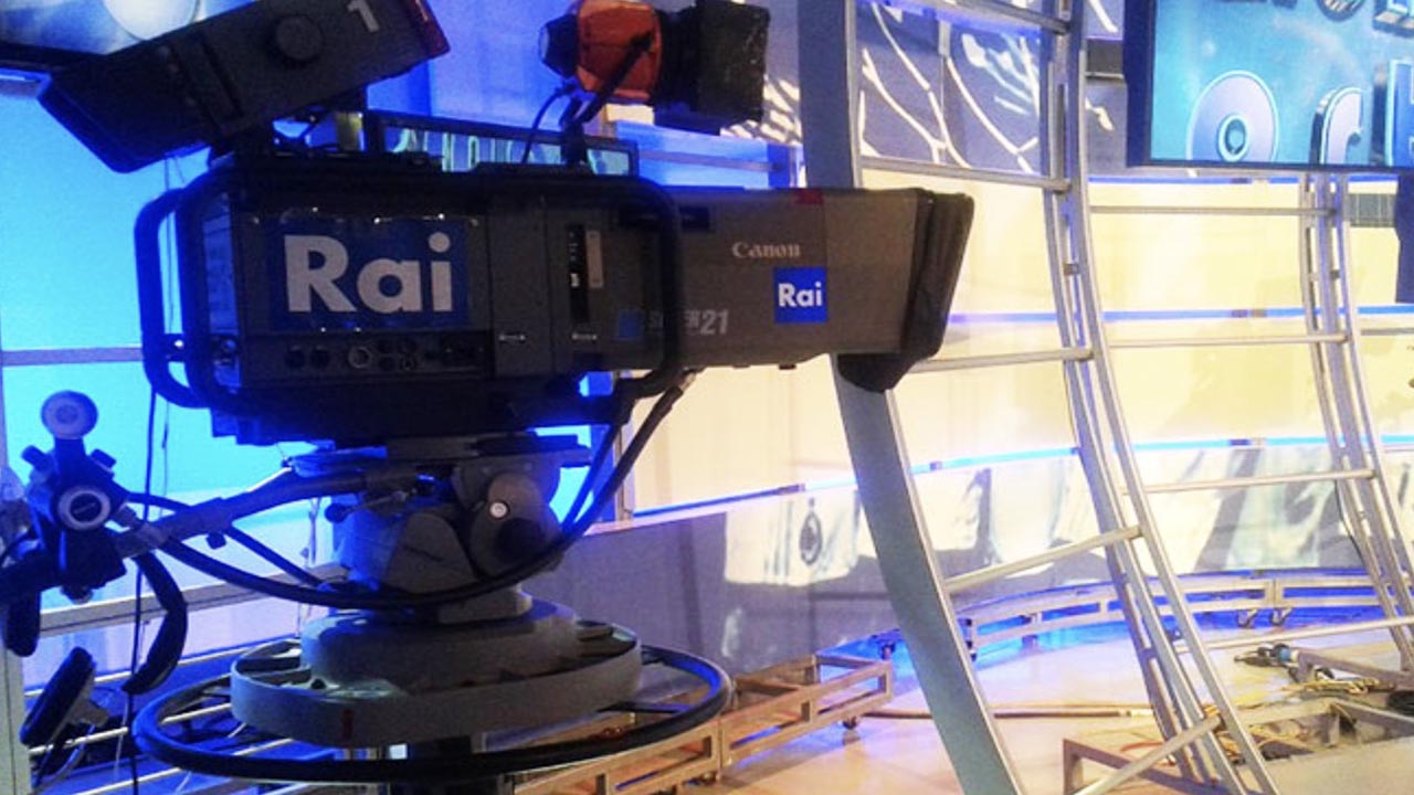 Conduttrice Rai parla delle colleghe
