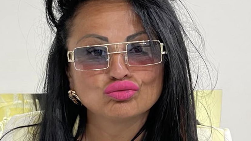 Rita De Crescenzo, malore in centro a Napoli: la star di Tik Tok perde i sensi preview