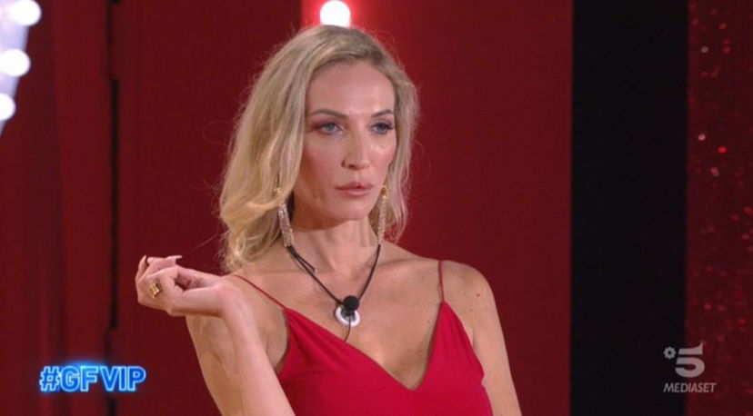 Valentina Nulli Augusti al Grande Fratello Vip, Alfonso Signorini le fa una proposta preview