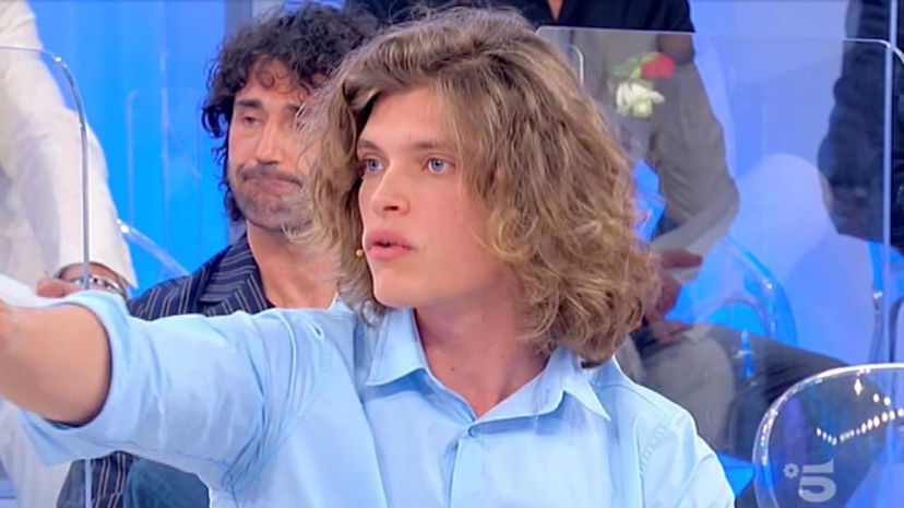 Massimiliano Mollicone di Uomini e Donne fa una brutta gaffe su gay e trans preview