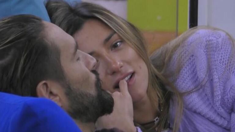 Alex Belli finalmente ammette: “Mi piace Soleil”, lei rilancia: “Potremmo essere due anime gemelle” Alex Belli finalmente ammette: “Mi piace Soleil”, lei rilancia: “Potremmo essere due anime gemelle”