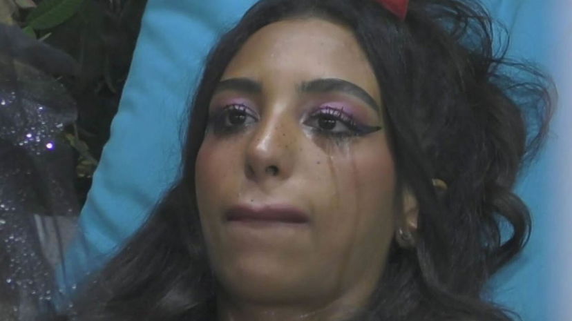 Lulù Selassié scoppia in lacrime per un segreto: “Non merito questo” preview