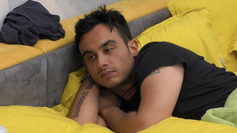 Nicola Pisu si dichiara: “Mi piace Soleil, vorrei baciarla, provo qualcosa” preview