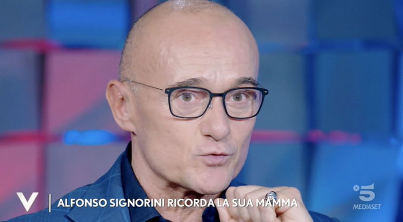 Alfonso Signorini a Verissimo: “Il mio fidanzato è Paolo da 19 anni” preview