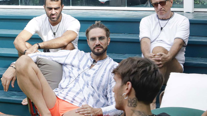 Grande Fratello Vip: i maschi della Casa hanno a disposizione una stanza segreta per divertirsi preview