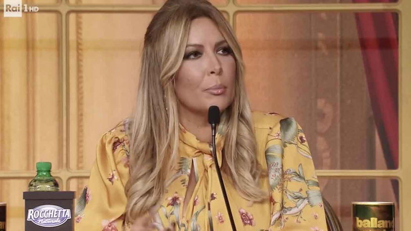 Selvaggia Lucarelli risponde a Mietta che aveva minacciato querele preview