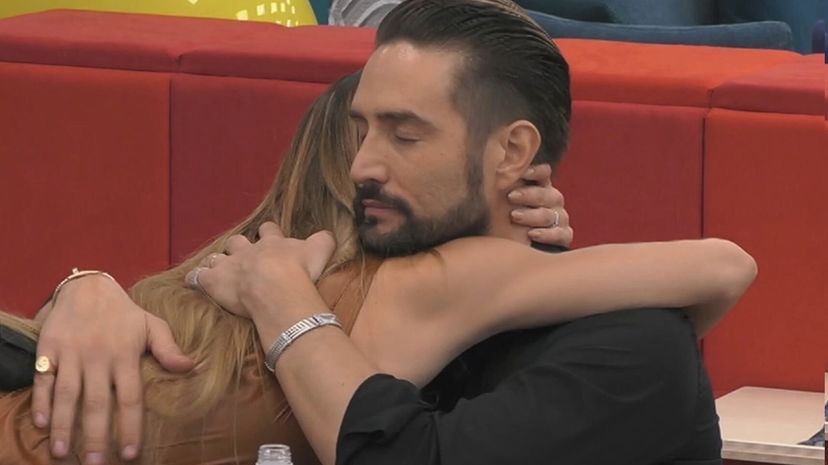 Alex Belli si dichiara definitivamente a Soleil: “Sono innamorato di te” preview