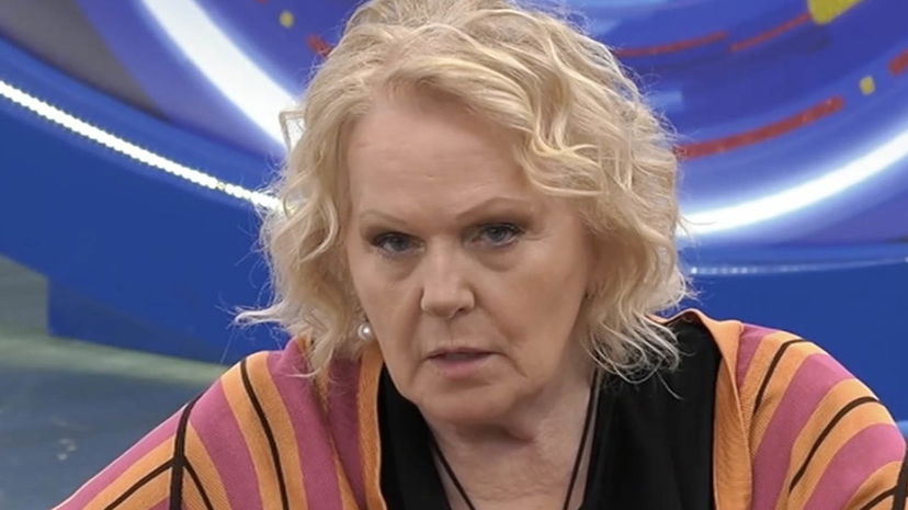 Katia Ricciarelli critica Alex Belli: “Occhi da innamorato di Soleil, la fate passare da rovina famiglie” preview