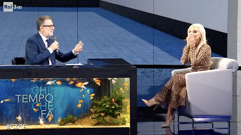 Lady Gaga da Fabio Fazio parla della comunità LGBT italiana (poi lancia i fiori ai fan) preview