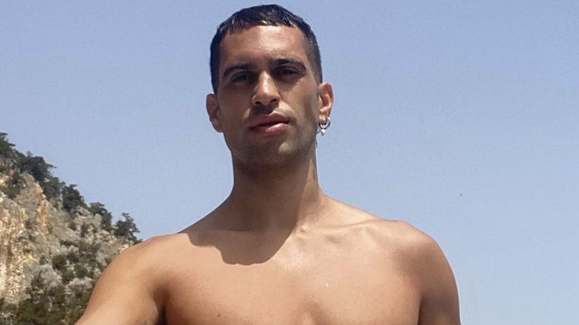 Mahmood tra DDL Zan, discriminazioni subite e persone che lo attraggono: “Ecco cosa mi fa innamorare” article-post