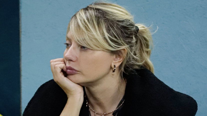 Manila Nazzaro, urlano con il megafono contro di lei: la reazione della gieffina preview