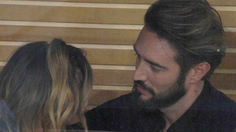 Soleil Sorge fa capitolare Alex, che si dichiara: “Vorrei fuggire da te, ma è tardi e non so più gestirti” preview