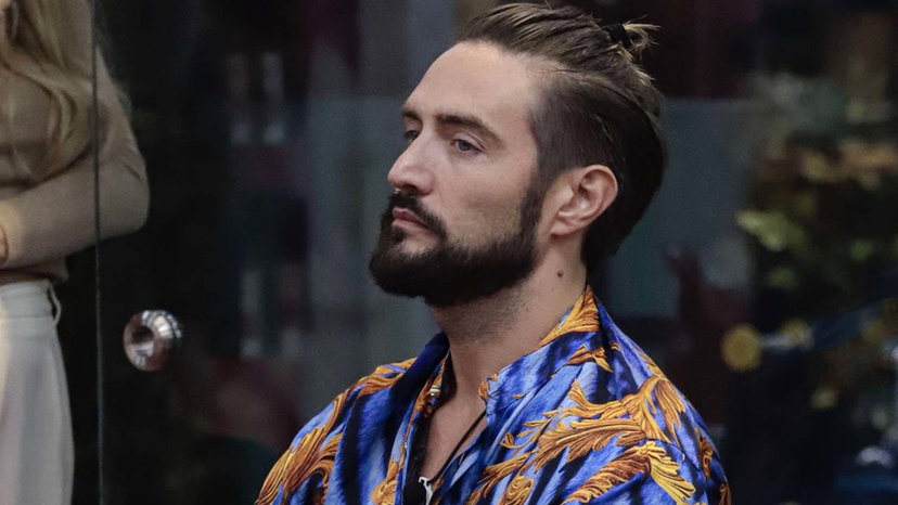 Alex Belli, un candidato nuovo vippone l’offende: “Ma vai a C” preview