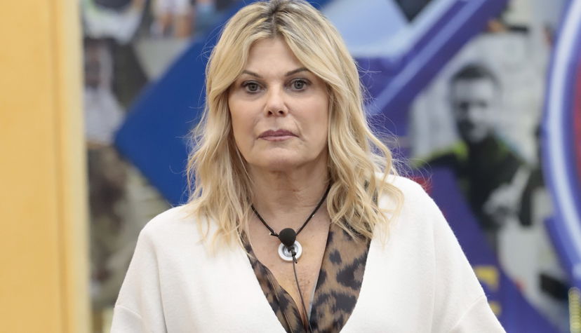 Patrizia Pellegrino cerca di calmare Soleil Sorge che sbotta contro Miriana Trevisan: “Capisco la menopausa, ma stai calma” preview