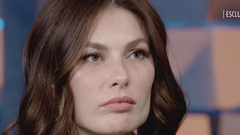 Dayane Mello e l’assurda reazione alle molestie subite: Fatti non gravi, rabbia con Rosalinda e Le Iene Dayane Mello e l’assurda reazione alle molestie subite: Fatti non gravi, rabbia con Rosalinda e Le Iene