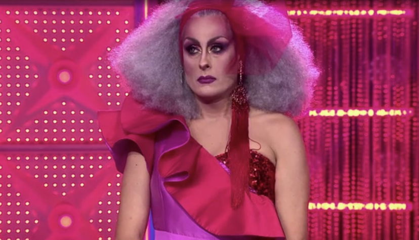 Enorma Jean contro le colleghe di Drag Race: “7 uomini travestiti”, Tommaso Zorzi dice la sua preview
