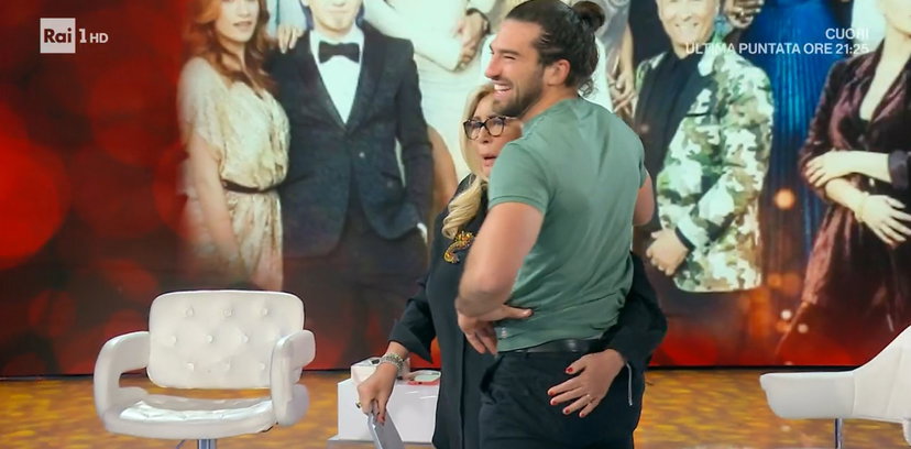 Mara Venier, Alvise Rigo e quella mano al centro delle polemiche: parlano i due preview