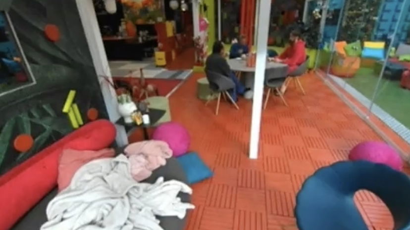 Autore bestemmia col microfono aperto al GF Vip, la Cipriani se ne lamenta preview