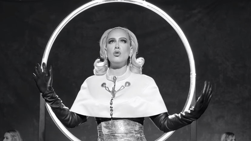 Adele si sdoppia nel nuovo video Oh My God preview