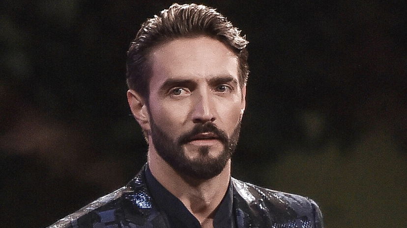 Alex Belli frequenta qualcuno fuori dal GF Vip: l’attore risponde al gossip preview