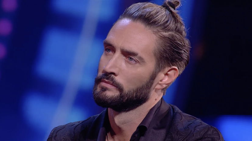 Alex Belli ammette di essere stato anche con gli uomini: “L’amore non ha genere, ho condiviso” preview