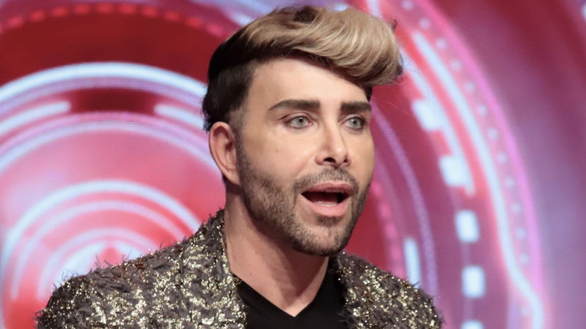 Giacomo Urtis sgancia un altro scoop: “Ho frequentato un cantante famoso” – gli indizi article-post