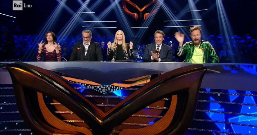 Il Cantante Mascherato, confermati 3 giudici su 5: ecco le novità preview