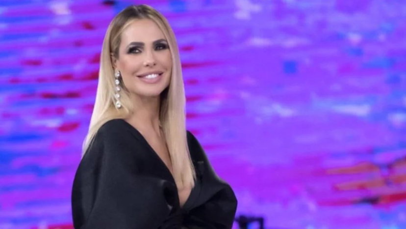 Isola dei Famosi, ex vippone di Signorini si candida a partecipare preview