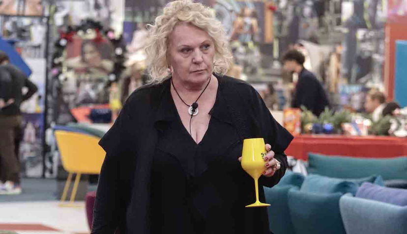 Alfonso Signorini, nessuna squalifica per Katia Ricciarelli preview