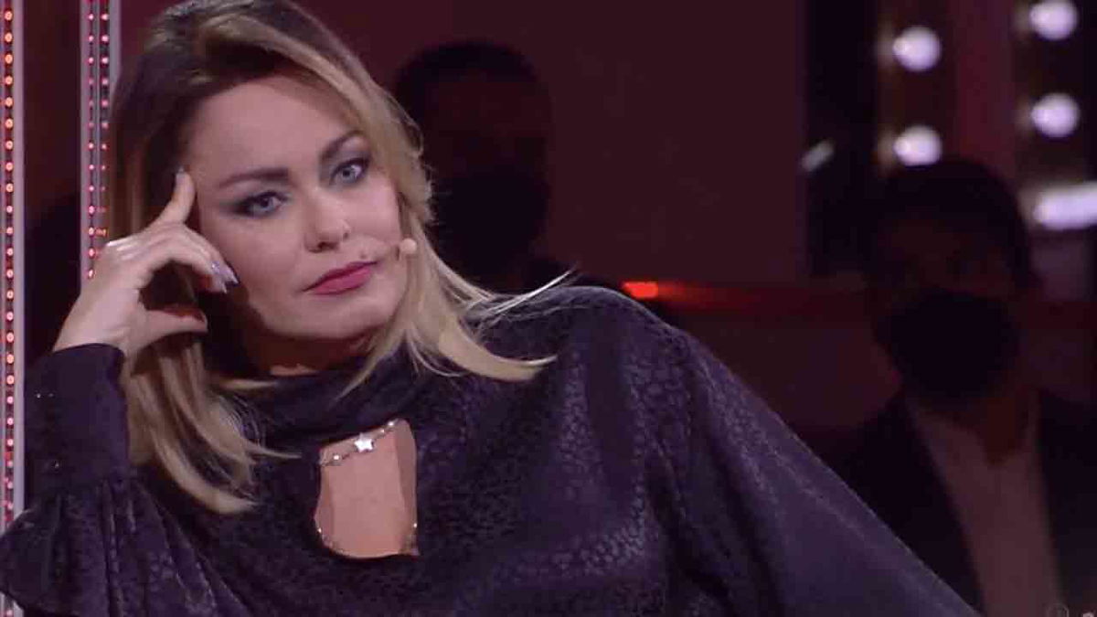 Sonia Bruganelli risponde ad Adriana Volpe dopo il tweet polemico article-post