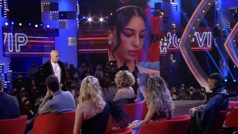 Gli squalificati degli scorsi anni del GFVip non reagiscono bene all’immunità di Katia Ricciarelli preview