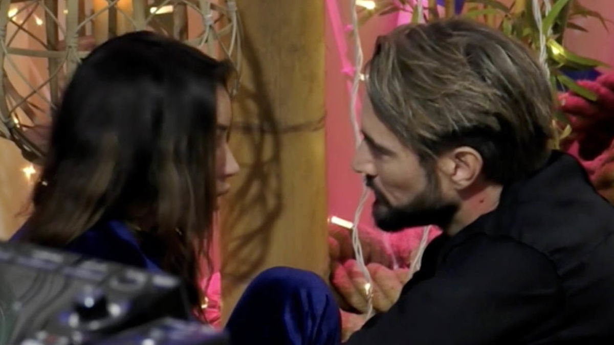 Alex propone a Delia di uscire insieme dal Grande Fratello article-post