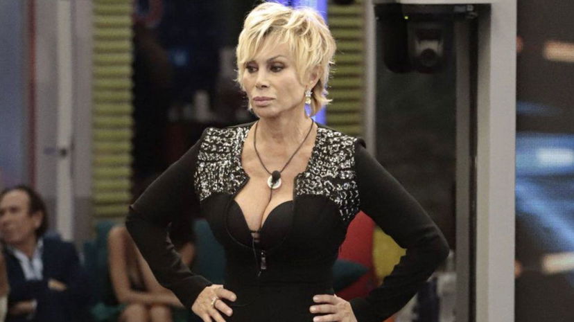 Carmen Russo contro una concorrente del GF Vip: “Mitomane, ha secondi fini” preview