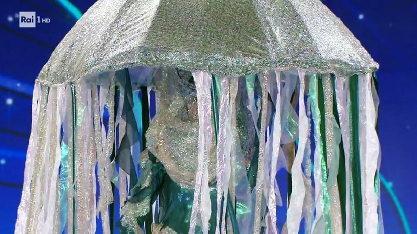 Medusa eliminata a Il Cantante Mascherato: ecco chi c’era sotto la maschera preview