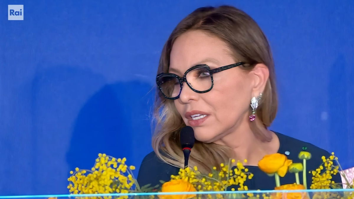 Amadeus con Ornella Muti: la scaletta e gli ospiti della prima serata di Sanremo article-post