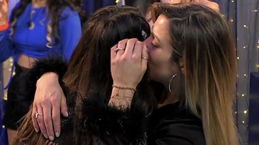 Soleil Sorge e Delia ballano e arriva la confessione della Duran: “Mi fai impazzire, ti adoro” preview