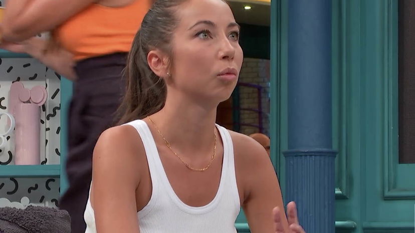 Tess Masazza a LOL: web e critica la massacrano “spettatrice pagata” preview