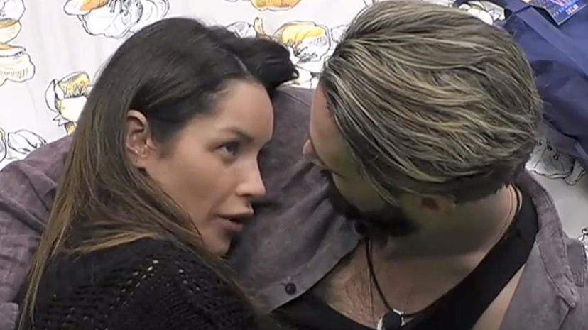 Alex Belli a Delia Duran: “Telepaticamente sei una concorrente da settembre come tutti gli altri” preview