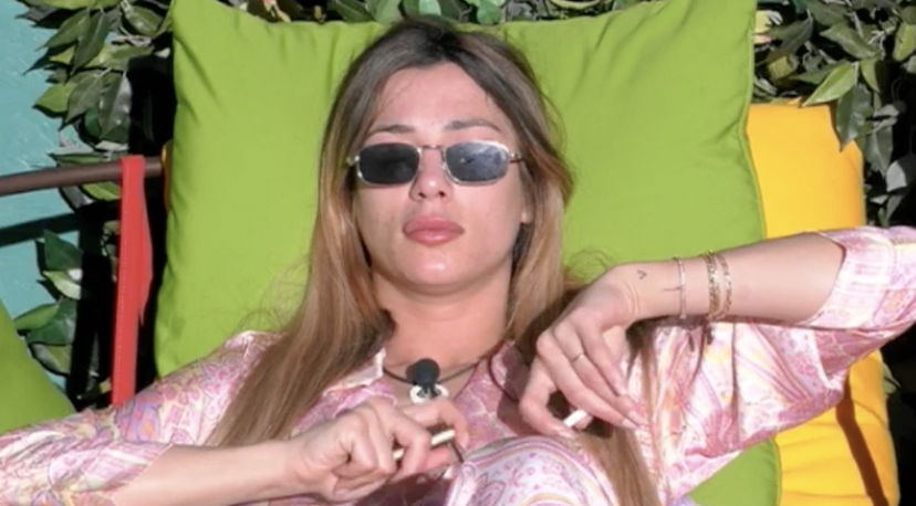 Alex Belli manda un aereo a Delia Duran: la reazione di Soleil Sorge preview