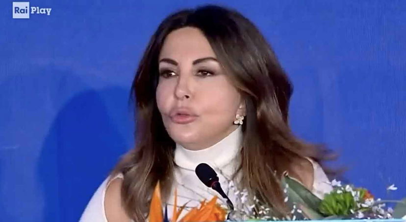 Sabrina Ferilli show in conferenza stampa al Festival di Sanremo preview
